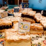 Kawałki ciasta z okazji trzydziestolecia programu Life