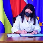 Izabela Domogała, member of the Management Board of the Silesian Voivodeship during the signing of the contract