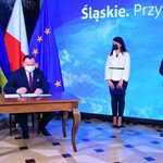 Jakub Chełstowski, Marshal of the Silesian Voivodeship, Izabela Domogała, member of the Management Board of the Silesian Voivodeship during the signing of the contract