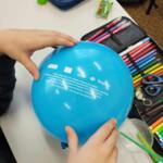 A set for building a paper model of lungs.