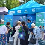 Stoisko projektu śląskie. Przywracamy błękit w trakcie Dnia Seniora (7).jpg