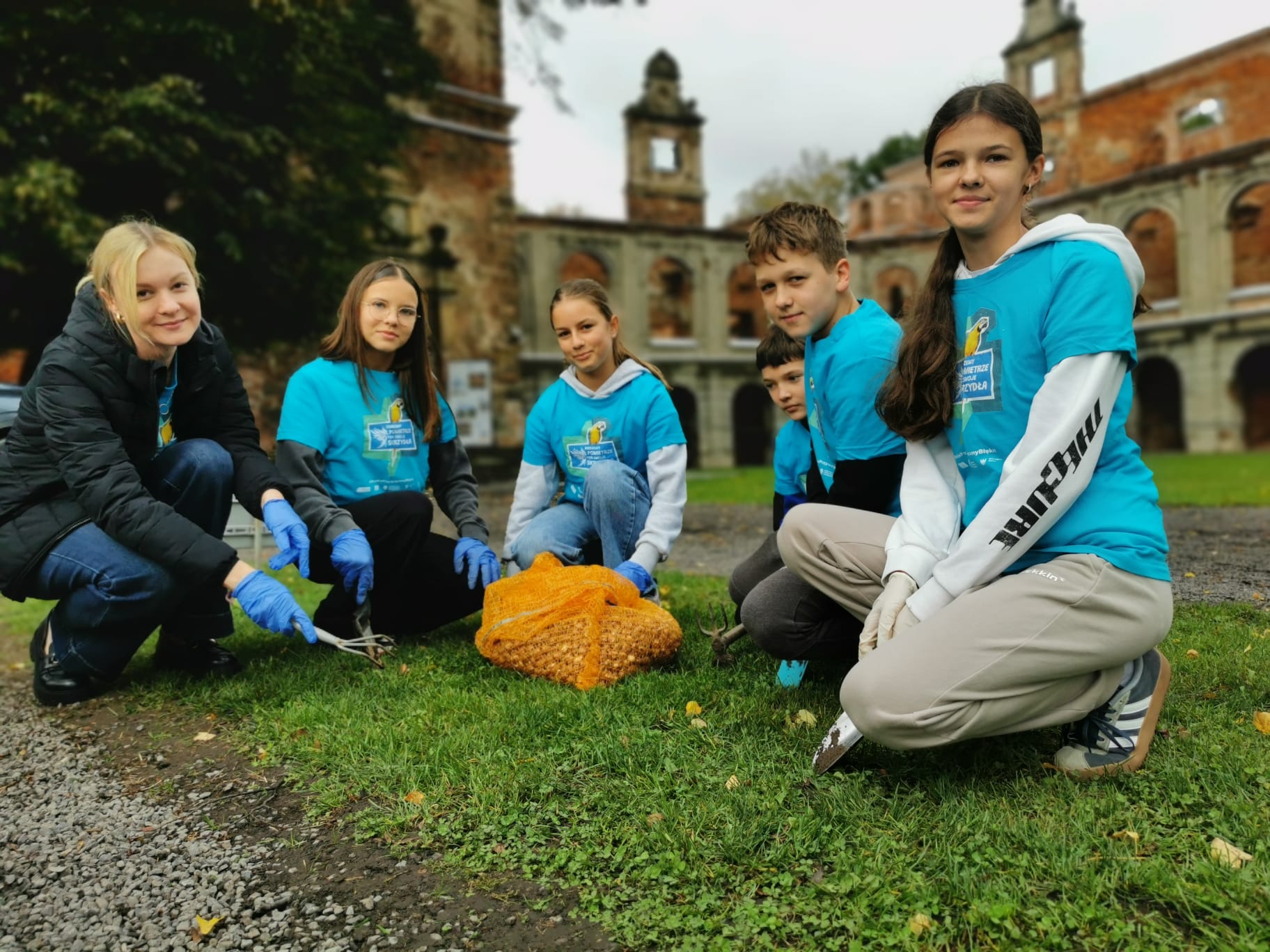 Sadzenie krokusów w Tworkowie  (1).jpg